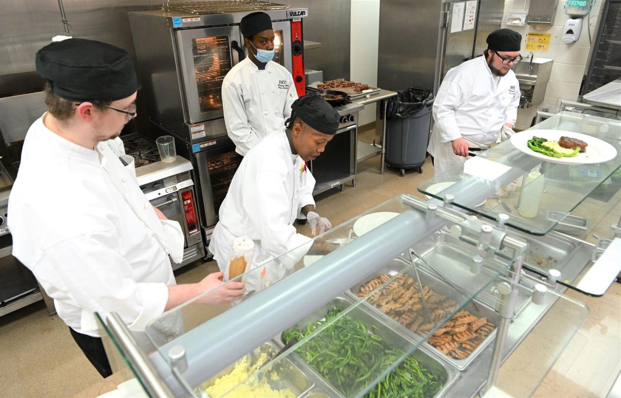 Culinary arts program serves up real-world experience for student chefs ... Culinary arts program serves up real-world experience for student chefs ...