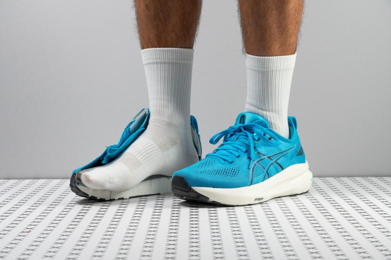 Wide walking shoes for men